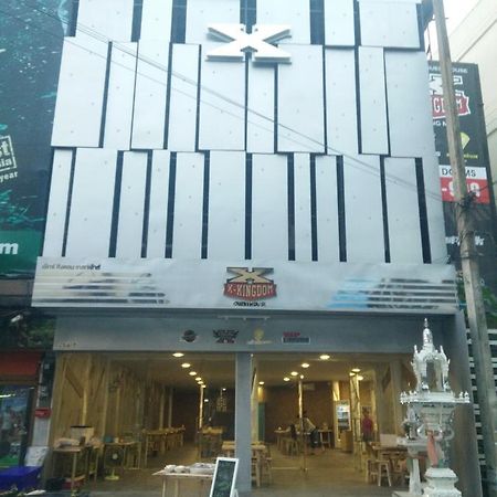 X Kingdom Guest House Чиангмай Екстериор снимка