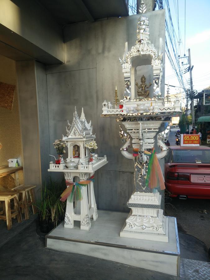 X Kingdom Guest House Чиангмай Екстериор снимка