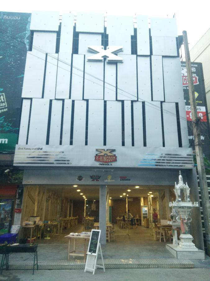 X Kingdom Guest House Чиангмай Екстериор снимка